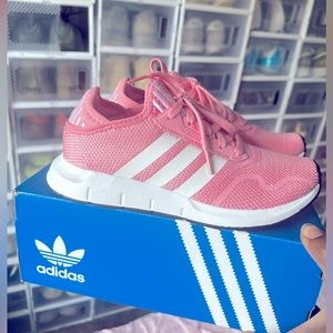 ADIDAS SWIFT RUN SZ 5